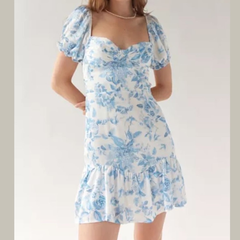 Urban Outfitters Kiss The Sky Floral Sweetheart Mini Dress